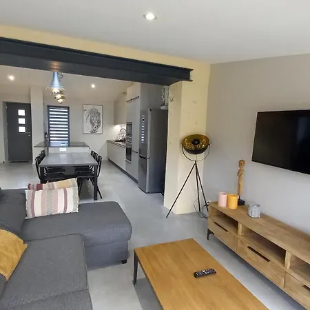 Maison Au Calme Et Avec Le Charme De La Pierre, 