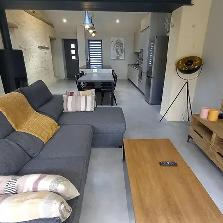 Maison Au Calme Et Avec Le Charme De La Pierre,  Le Rêve Doré Casa de Férias Le Pellerin