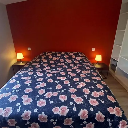 Dom wakacyjny Maison Au Calme Et Avec Le Charme De La Pierre, 