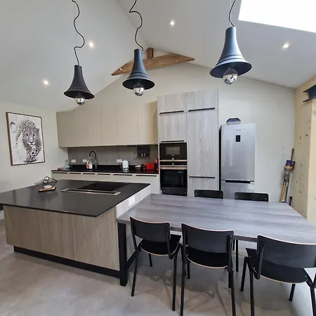 Maison Au Calme Et Avec Le Charme De La Pierre, 