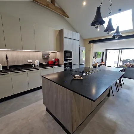 Dom wakacyjny Maison Au Calme Et Avec Le Charme De La Pierre, 