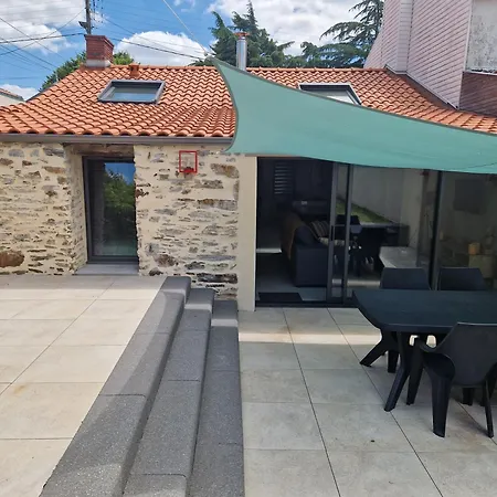 Maison Au Calme Et Avec Le Charme De La Pierre, 