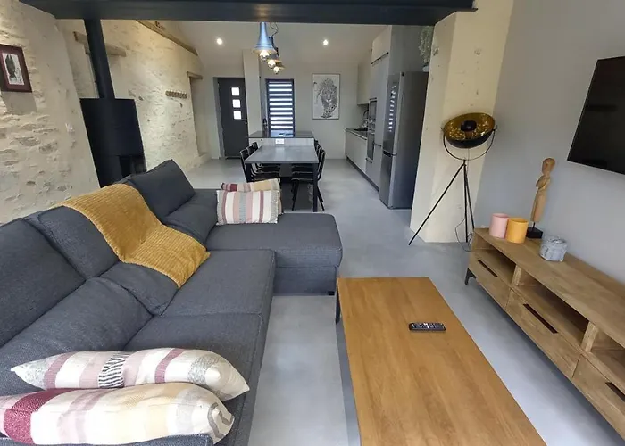 Maison Au Calme Et Avec Le Charme De La Pierre, 