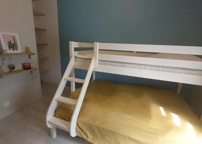 Maison Au Calme Et Avec Le Charme De La Pierre, 