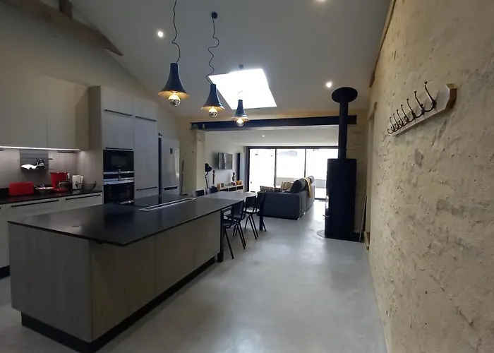 Maison Au Calme Et Avec Le Charme De La Pierre,  Le Rêve Doré Сasa de vacaciones