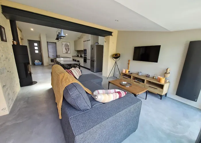 Maison Au Calme Et Avec Le Charme De La Pierre,  Le Rêve Doré * Le Pellerin