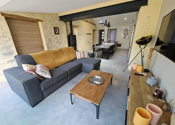 Maison Au Calme Et Avec Le Charme De La Pierre, 